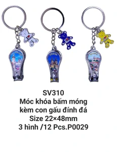 Móc khóa chùm+bấm móng kèm gấu nhỏ đính hạt đá. SV310